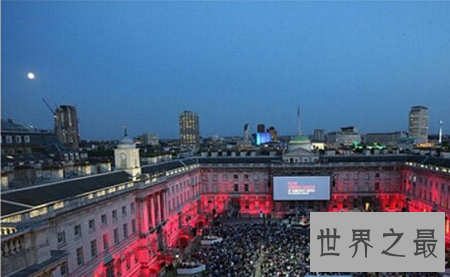 全球最唯美十大露天电影院，边洗澡边看电影？