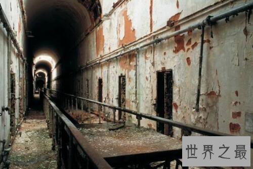 世界十大悲惨监狱，关进去后绝对生不如死