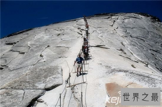 盘点十大世界最恐怖的景区阶梯,要爬着上去(图)