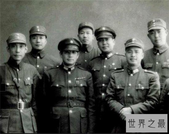 黄埔军校走出来的美男子,竟然全是赫赫有名的大人物!