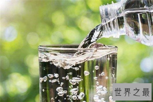 十种健康生活方式，睡好觉多喝水生活赛神仙