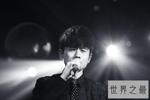 中国十大80后优质男星，第一人品好到人见人爱