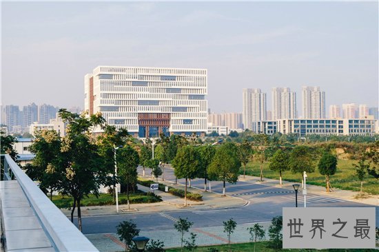 湖北大学排名，武汉大学披荆斩棘获得头筹！