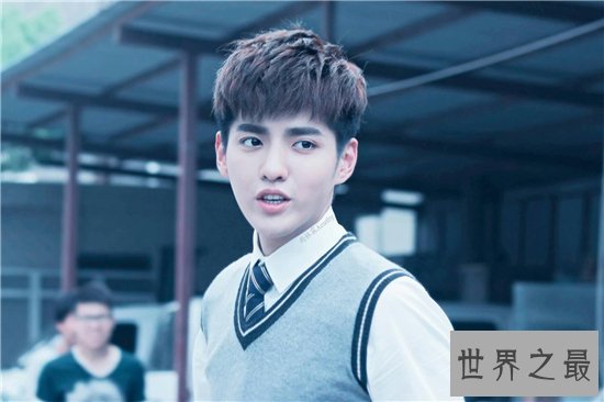 中国十大帅哥排行榜，看来看看你男神有没有上榜！