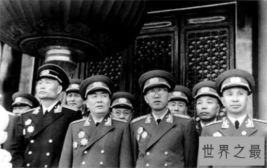 十大大将排名,粟裕排第一徐海东排第十!
