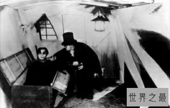 豆瓣评分9.0以上恐怖片，比较好看的恐怖片有哪些。