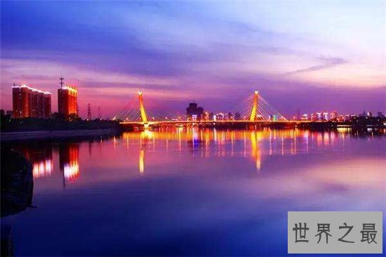 中国十大最适合穷游的地方，盘点那些花钱少看美景的城市！