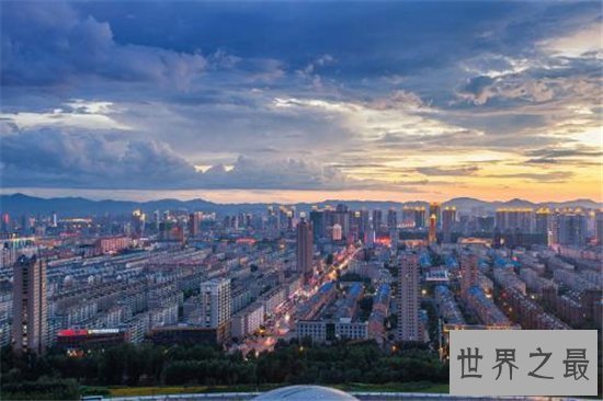 中国十大最适合穷游的地方，盘点那些花钱少看美景的城市！