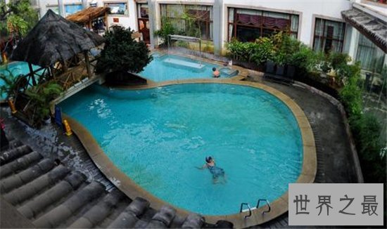 中国十大天然温泉胜地，冬天在这里泡个温泉简直爽翻天！