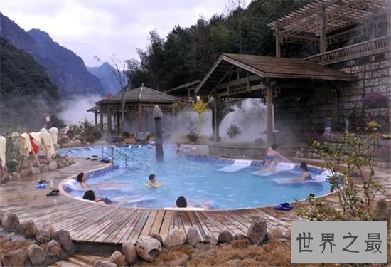 中国十大天然温泉胜地，冬天在这里泡个温泉简直爽翻天！