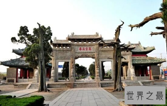 中国十大人文景观文明圣地排行榜,颐和园位于榜单榜首。
