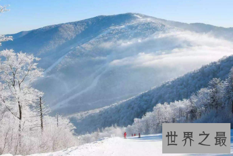 国内十大最佳滑雪胜地盘点，竟有不会发生危险的雪道？