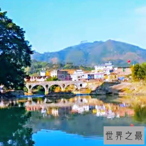 中国十大特色古镇排行榜,如园林一般的古镇值得去看看。