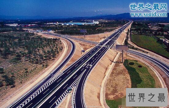 中国十大魔鬼公路，318川藏线每公里死一个人