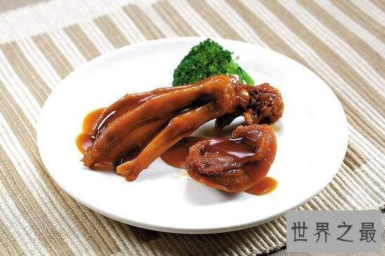 中国十大禁菜之烤鸭掌，活鸭在炙热铁板上跳舞至烤熟