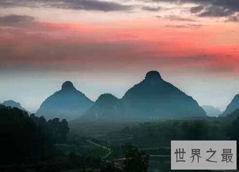 中国十大令人脸红的景观,贵州双乳峰酷似女性胸部