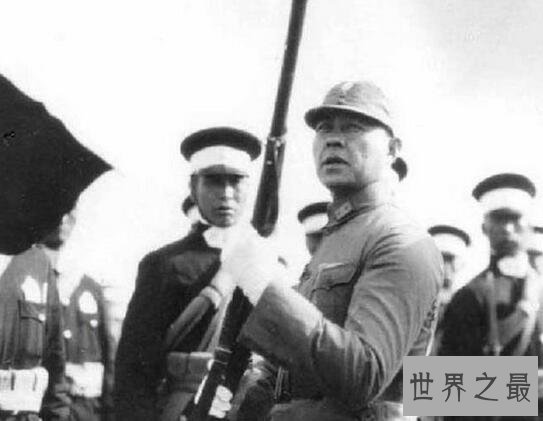 国军抗日十大名将，张自忠曾被当成汉奸(街头被暴打)