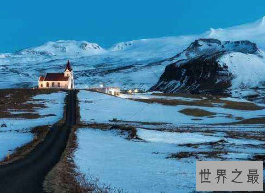 世界上最安全的国家,警察在大街上闲着没事喂鸽子