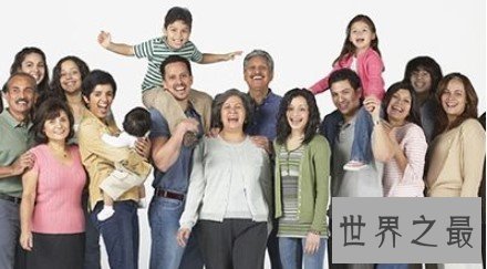 世界上最老的家庭,一家12名成员岁数总和1020