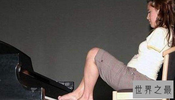 世界最坚强女超人,成世界上第一个获得飞行执照的无双臂女性