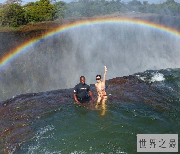 世界上最惊险的魔鬼泳池，多游一步就会掉下悬崖