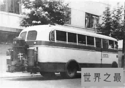 世界上最早的公交车，已经诞生一百多年