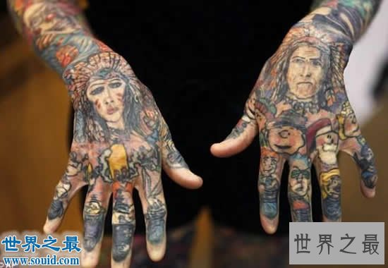 世界上纹身最多的女人，95%的皮肤被纹身覆盖