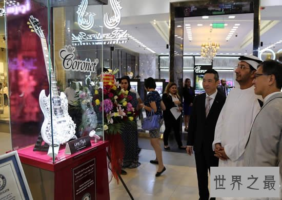 世界上最贵的吉他，香港钻石吉他(价值1300万)