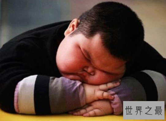 世界上最胖的宝宝,刚出生2个月就达到恐怖的20斤