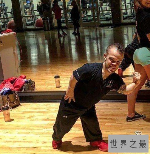 世界上最矮的消防员,只有1.27米