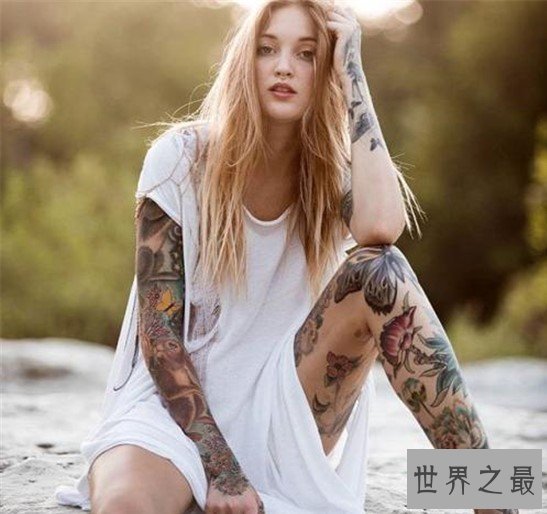 世界上纹身最恐怖的女人,浑身每一寸肌肤都布满纹身!