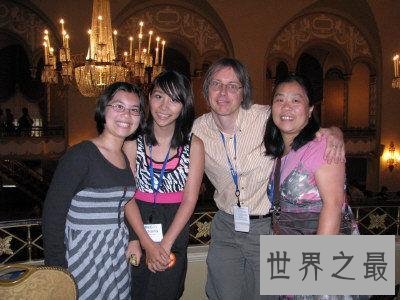 世界上最聪明的孩子，三岁看懂书四岁就创作！