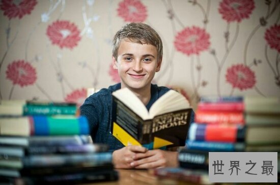 霍金的死亡过程视频是假的,只不过是一个吓人的小短片而已