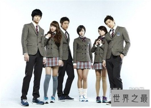 韩国学生居然羡慕中国校服,最淑女的韩国校服做错了什么
