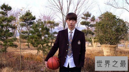 韩国学生居然羡慕中国校服,最淑女的韩国校服做错了什么