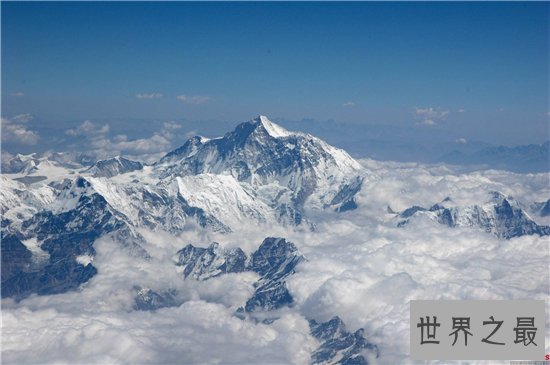 珠穆朗玛峰高多少米 王富洲成为中国第一个登珠穆朗玛峰的人