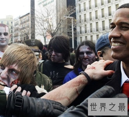 墨尔本僵尸节 全城僵尸重口味场面胆小勿入！