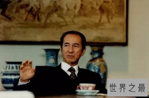 澳门赌王何鸿燊身家万贯 当年靠十元钱打拼下这幅江山
