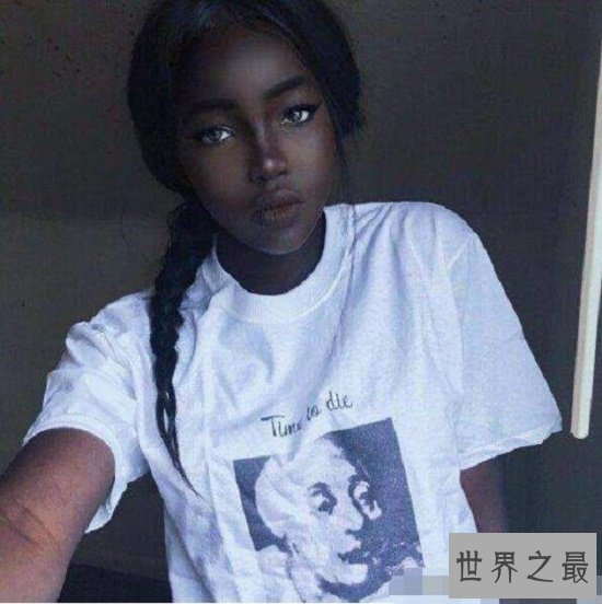 世界上最漂亮的黑人美女Lolita，皮肤黑成碳，但五官极美