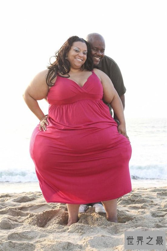 大屁股美女迈克尔斯·鲁菲内利 堪称拥有世界最大臀部