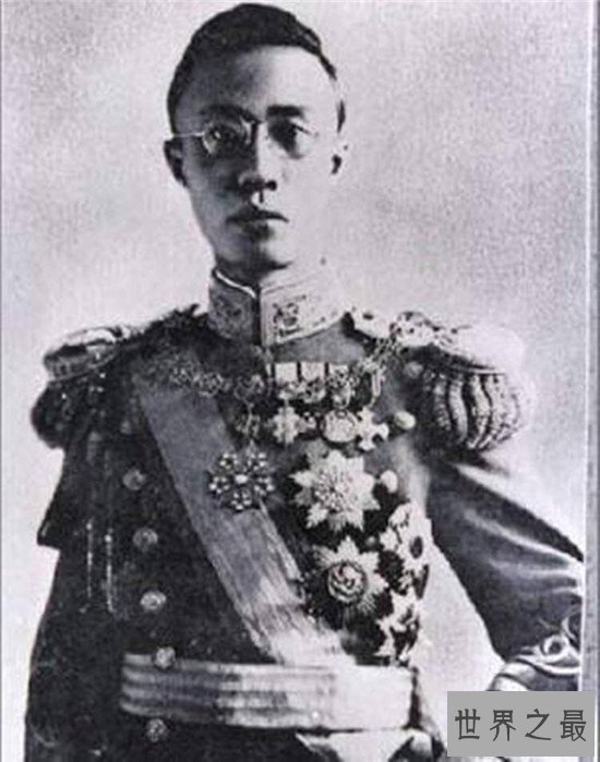爱新觉罗溥仪一生坎坷 被传因宫女祸害导致性无能