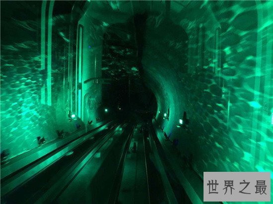 上海外滩观光隧道旅游攻略 一年四季都适合游玩