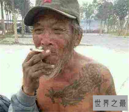 莫磊曾是黑社会老大的手下 堪称是首领的杀人魔
