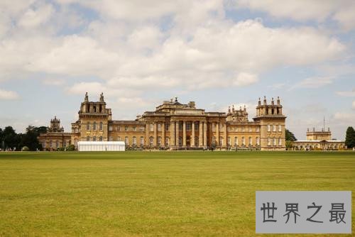 丘吉尔庄园位于什么地方 其是英国最大私人宅院