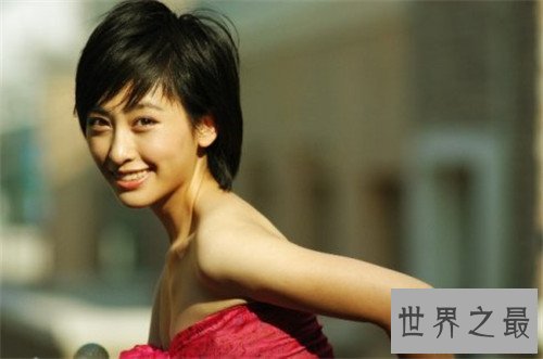 回族美女戴头巾习俗 多数美女都会演唱民歌