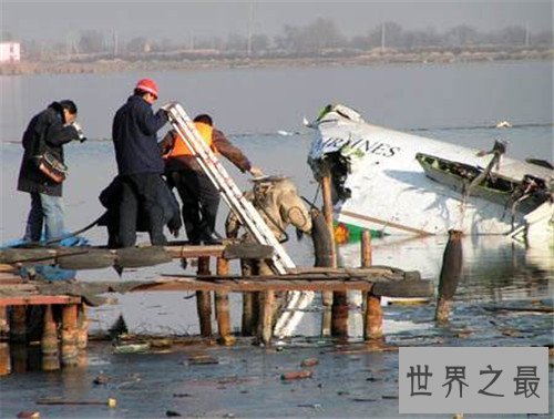 包头空难堪称国内最惨案件 五名遇难空姐照曝光