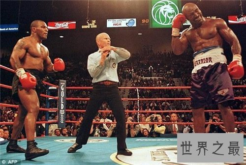泰森咬耳朵事件详细经过 泰森成为拳击赛中的经典人物