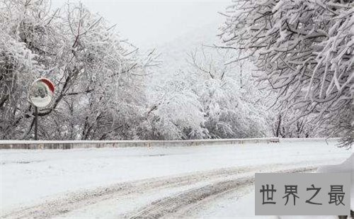 梦见下大雪是什么意思 不同身份的人梦见下大雪含义