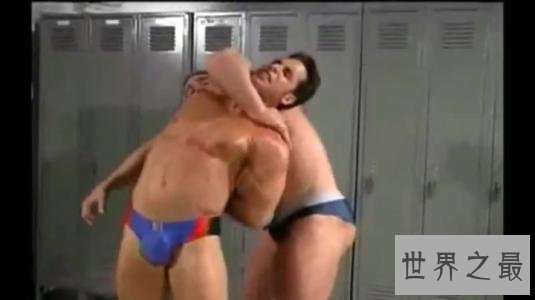 比利海灵顿上帝需要一个摔跤手,于是我们的王就去挑战他了