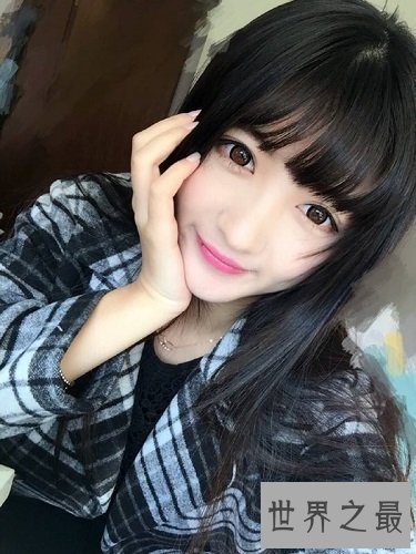 最美校花——翁心颖，是否是你心目中的女神呢？